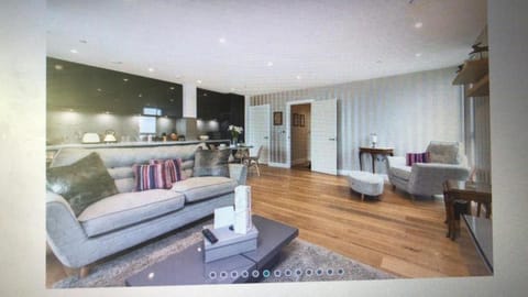 LUXURY SERVICED APARTMENT***** Apartment in Croydon