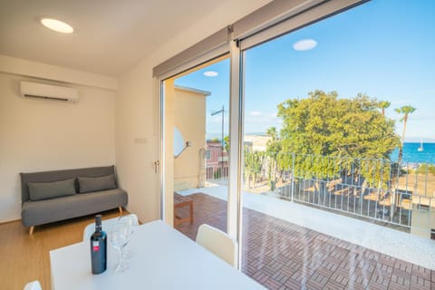 Terrazza Sella Del Diavolo - Vista Mare - WiFi AC Apartment in Cagliari