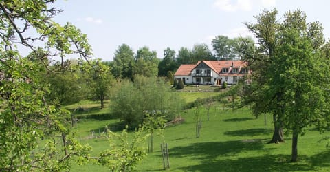 Facade/entrance, Natural landscape, Bird's eye view, Summer, On site, Garden view, Mountain view