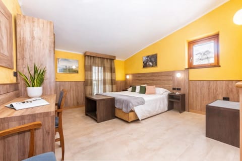 TV and multimedia, air conditioner, air conditioner