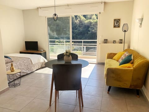 Living room, Seating area, Mountain view