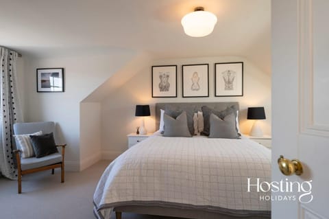 The Aston - Superbly Equipped 4 Bedroom Townhouse House in Henley-on-Thames