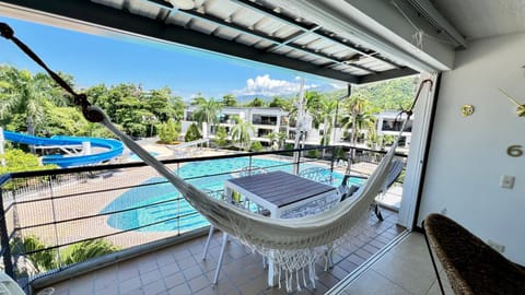 Natural landscape, View (from property/room), Balcony/Terrace, Pool view, Swimming pool, sunbed