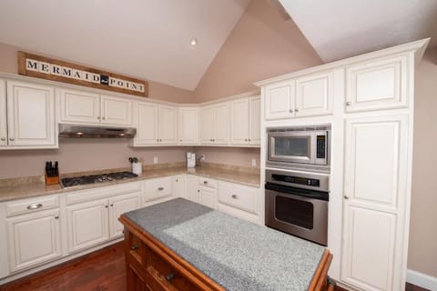 Kitchen or kitchenette, minibar, pet friendly