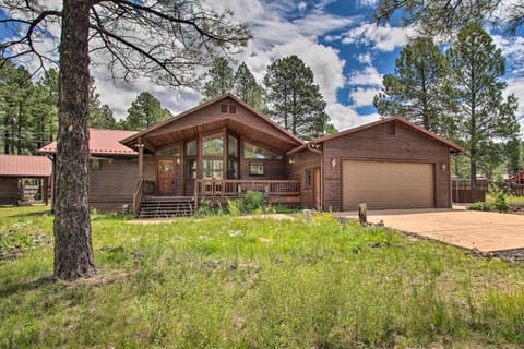 Spacious Lakeside Cabin Yard, Grill and Games! House in Pinetop-Lakeside