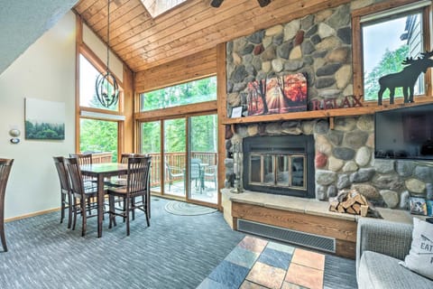 Ski-InandSki-Out Retreat with Resort Amenities! Casa in Lutsen