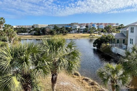 Destin Pointe 3586 - Emerald Breeze Hideaway House in Destin