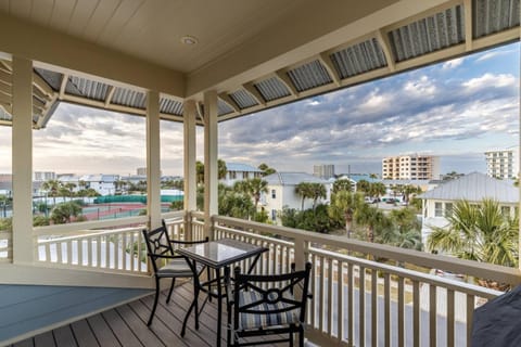 Destin Pointe 3586 - Emerald Breeze Hideaway House in Destin