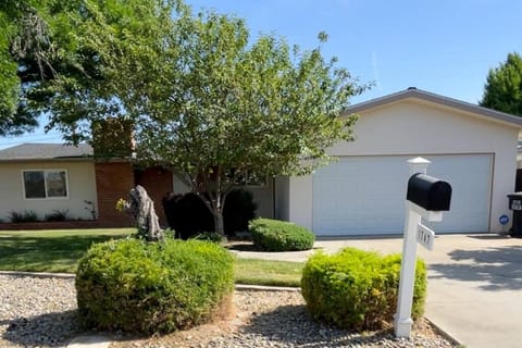 Traditional Living House in Visalia