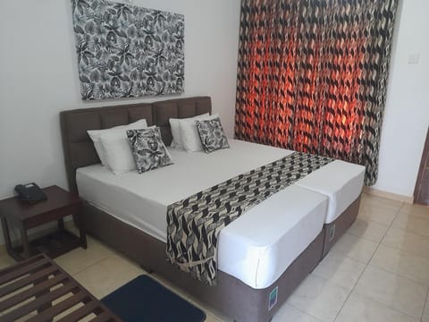 Larn's Villa Hotel & Apartment Condo in Wadduwa