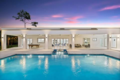 Perfect for Families The White House of Miami Close to Miami Beaches and the Keys West Villa in Florida Keys