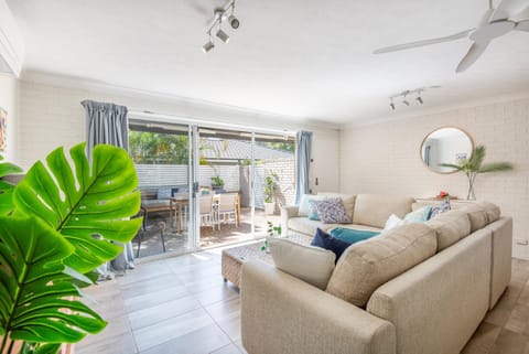 Sawtell Beachfront Villa - 2 mins to everything! Condo in Toormina