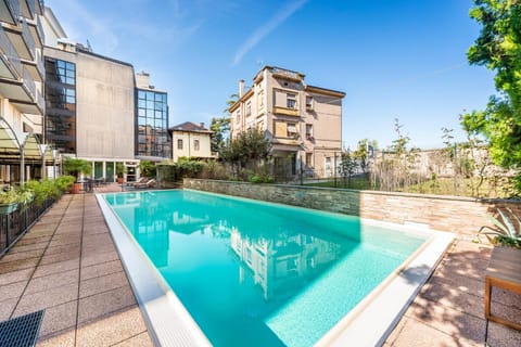 Property building, Swimming pool