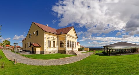 Facade/entrance, Garden