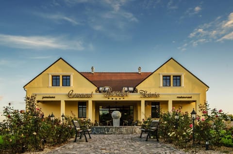 Facade/entrance, Garden