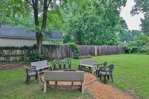 Chamblee 4br With Fenced Yard Perfect For Groups Maison in Brookhaven