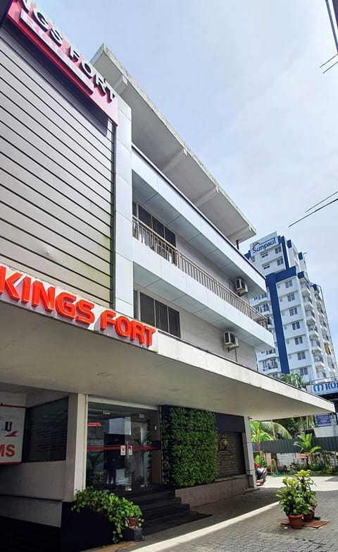 Kings Fort Rooms Thrippunithura Hotel in Kochi