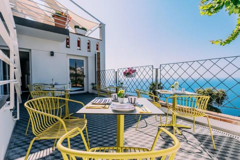 Property building, Sea view, Breakfast