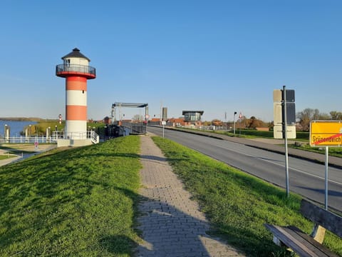 Neighbourhood, Natural landscape