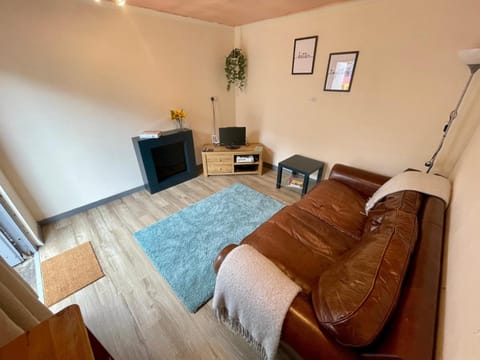 TV and multimedia, Living room, Photo of the whole room, Seating area