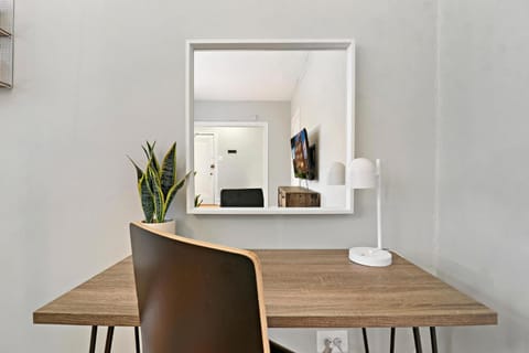 1BR Simple & Roomy Apartment in Evanston - Hinman S3 Condo in Evanston