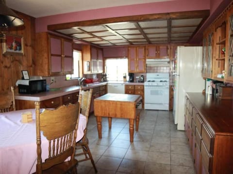 Ocean's Breeze, 4/bed, 3/ba, Game Room. Sleeps 10! House in Morro Bay