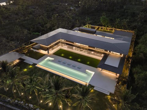 Saba Estate Luxury Villa Bali Bed and Breakfast in Blahbatuh