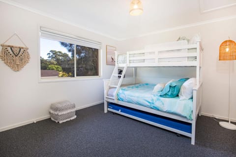 Bonnies Bliss 10 Mins Walk to Beach Apartment in Culburra Beach