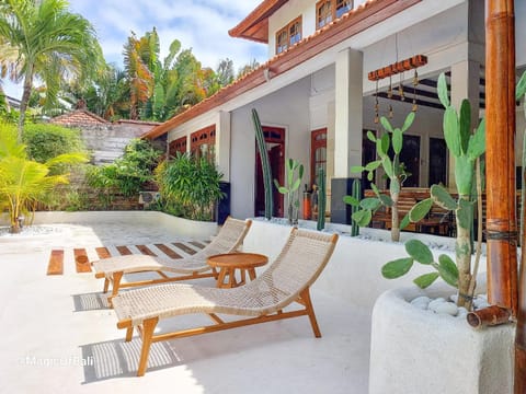 Ocean Star Villa Four near KuDeTa Beach Villa in Kuta