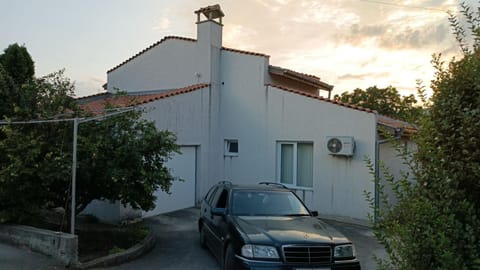 Приятна къща за почивка Караколев 1 House in Varna Province