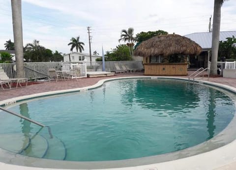 NEW Fort Myers Beach RV Resort 2 Bedroom 1 Bath Camping /
Complejo de autocaravanas in Iona