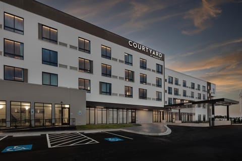 Courtyard by Marriott Conway Hotel in Conway