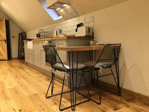 The Hive - beautiful studio with amazing hot tub Apartment in Mid Suffolk District