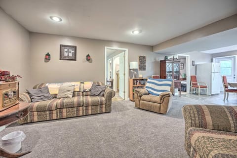 Lovely 3- bedroom apartment with street parking. Apartment in Indiana