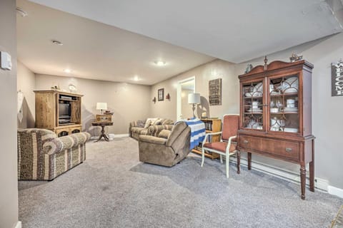 Lovely 3- bedroom apartment with street parking. Apartment in Indiana