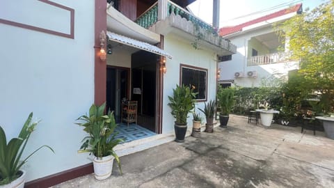 Lotus Blanc Homestay Vacation rental in Krong Battambang