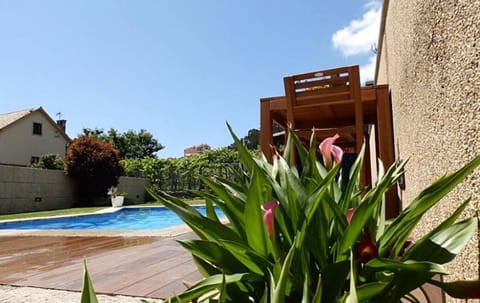 Casa piscina boleros House in Combarro