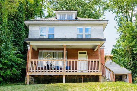 Awesome House, 5 minutes to DT, 2 miles to Stadium and Ruby Memorial! Maison in Morgantown