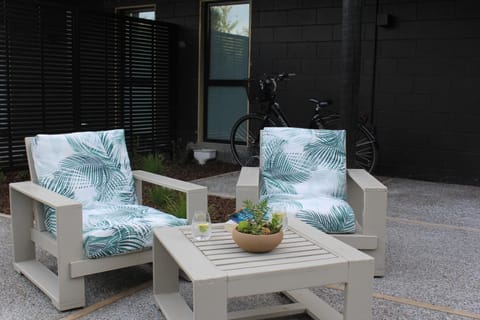 Patio, Seating area