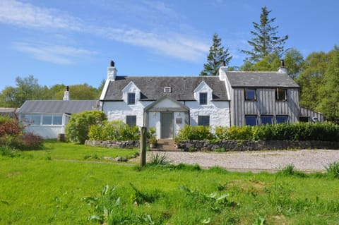 Property building, Day, Garden, Garden view