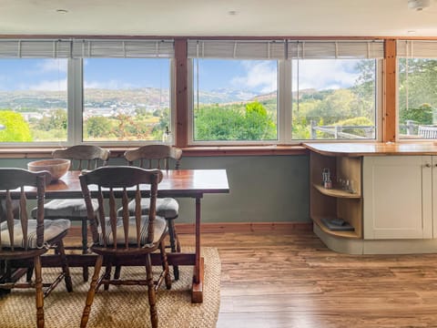 View (from property/room), Dining area, kitchen