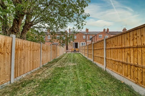 Neighbourhood, Garden, Garden view