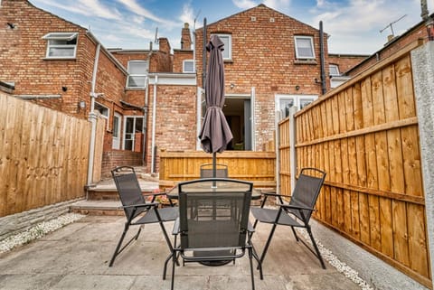 Property building, Patio, View (from property/room), Balcony/Terrace, Dining area