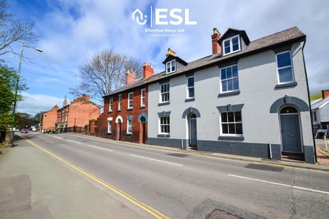 5 Bedroom House - Ideal for Groups & Contractors Maison in Shrewsbury