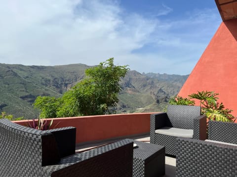 Patio, Day, Natural landscape, View (from property/room), Balcony/Terrace, Living room, Seating area, Mountain view