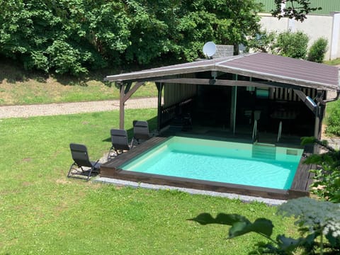 Villa mit Pool und Grillplatz in Regensburg Condo in Regensburg