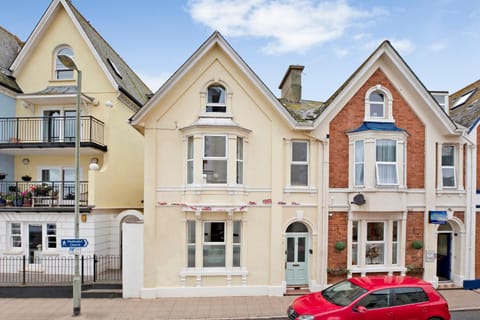 Property building, Neighbourhood, Street view