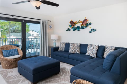 5 Star 30 Steps from Beach l 3m Walk to Rest & Shops Apartment in Clearwater Beach