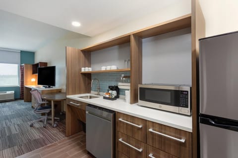 Kitchen or kitchenette, kitchen