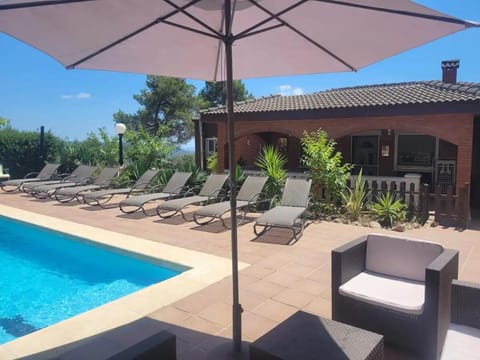 Villa Sitges Soledad 15 minutes drive from Sitges XXL swimming pool 12 p Villa in Garraf